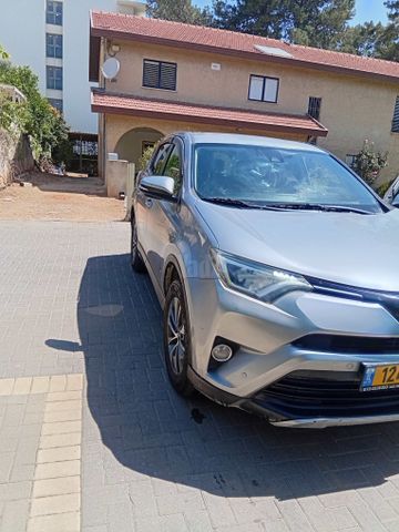 מודעת רכב טויוטה RAV4