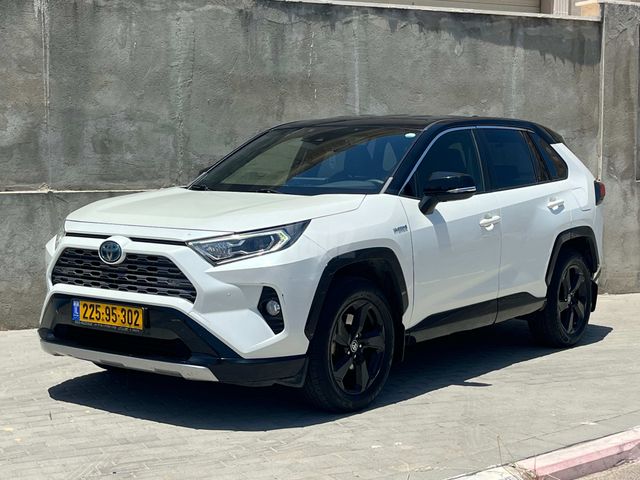 מודעת רכב טויוטה RAV4