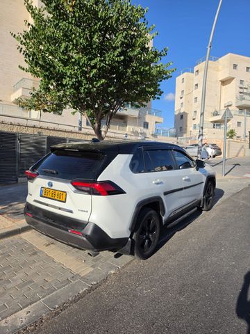 מודעת רכב טויוטה RAV4