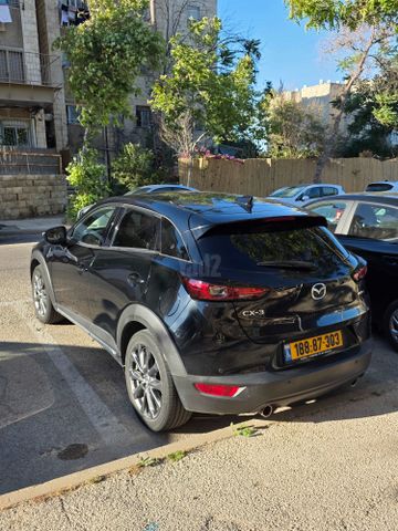 מודעת רכב מאזדה CX-3