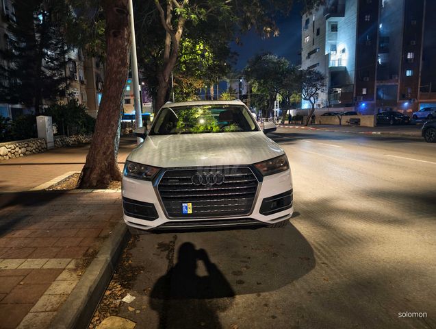 מודעת רכב אאודי Q7
