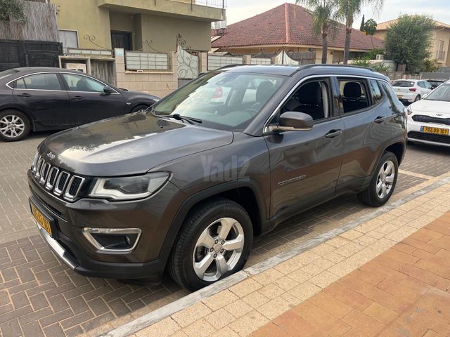 מודעת רכב ג'יפ קומפאס