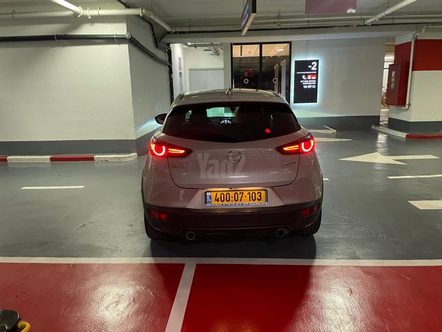 מודעת רכב מאזדה CX-3