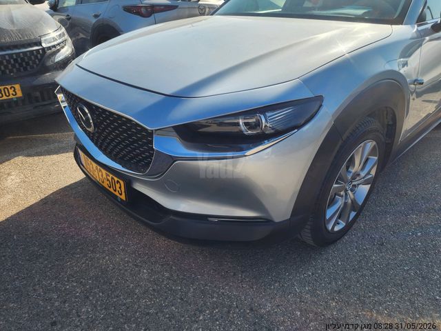 מודעת רכב מאזדה CX-30