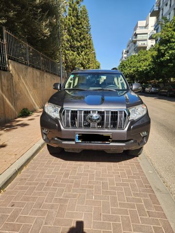 מודעת רכב טויוטה לנד קרוזר