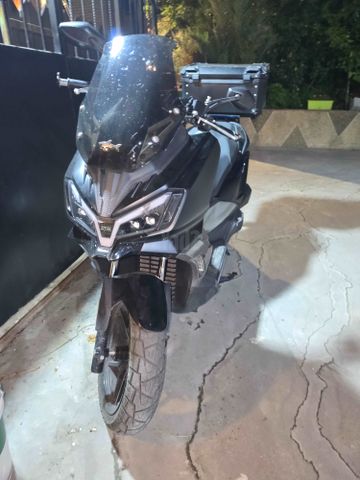 מודעת רכב סאן יאנג ADX 300