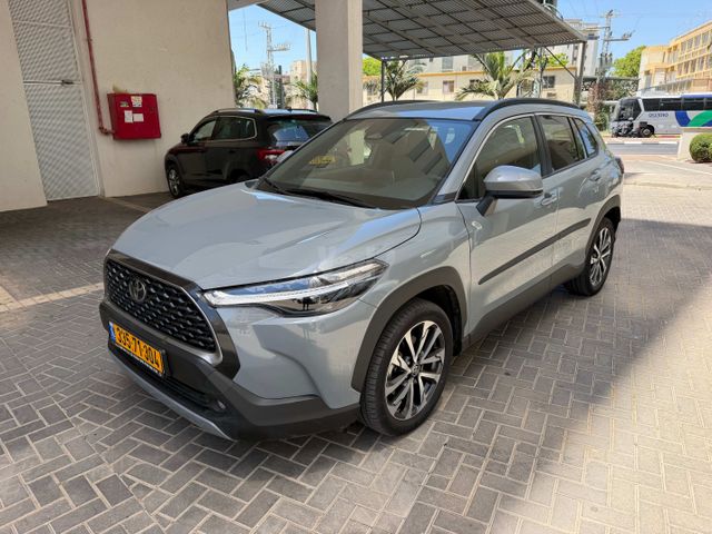 מודעת רכב טויוטה קורולה קרוס