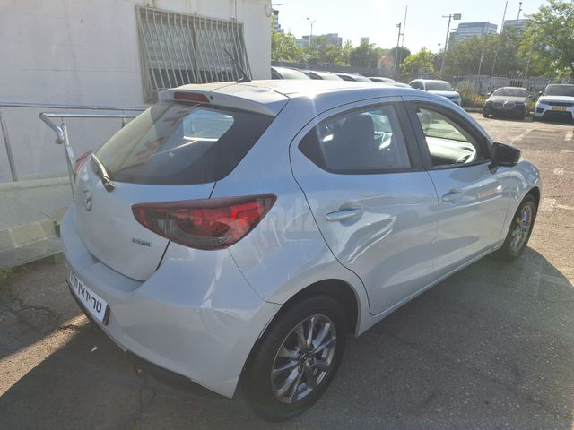 מודעת רכב מאזדה 2 2