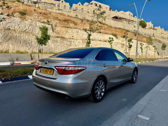 מודעת רכב טויוטה קאמרי 1