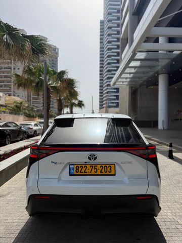 מודעת רכב טויוטה bZ4X 3