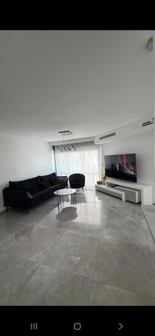 העצמאות 75