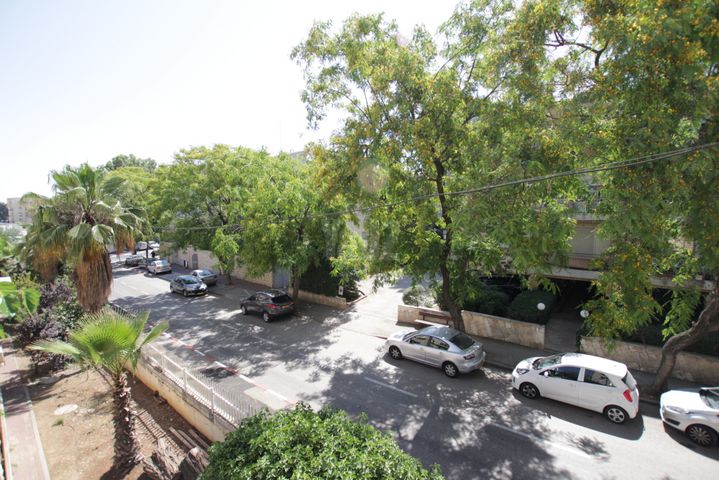 אברהם שלום יהודה 8