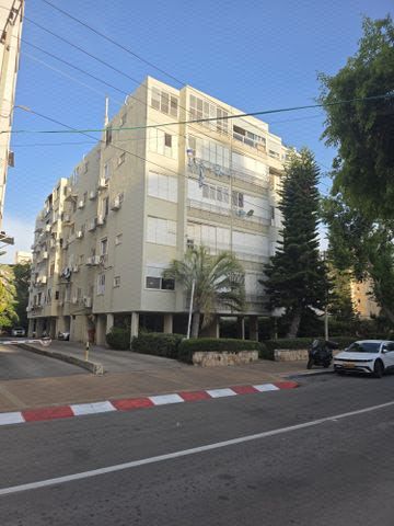 אליעזר בן יהודה 13