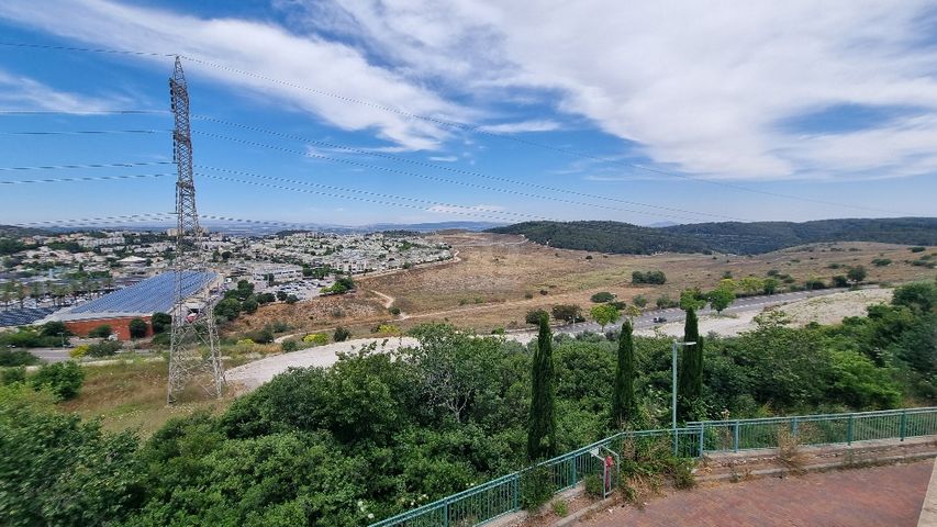 גבעת אלונים