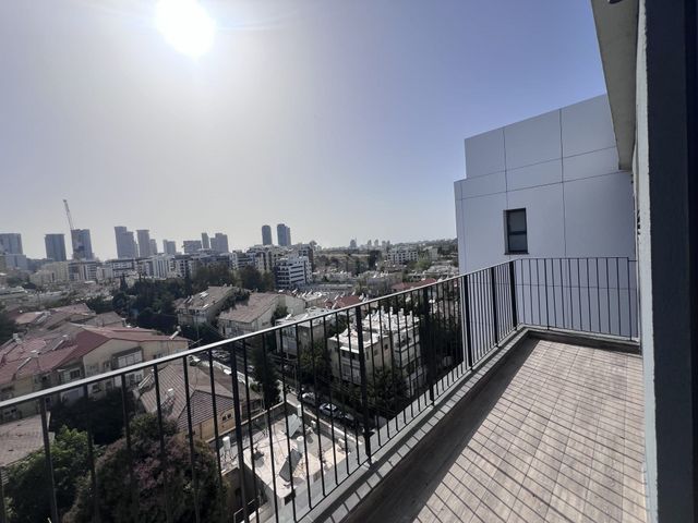 חרות 22
