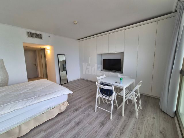 תמונה 5 של דירת חדר להשכרה בהרצליה