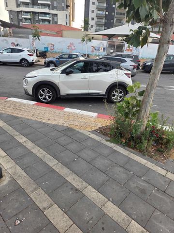 מודעת רכב ניסאן ג'וק