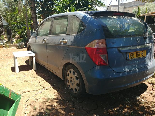 מודעת רכב הונדה FR-V