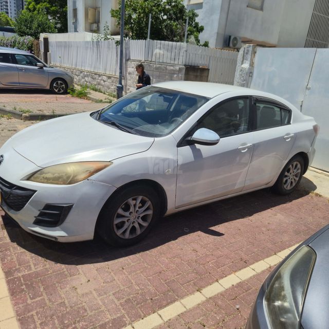 מודעת רכב מאזדה 3