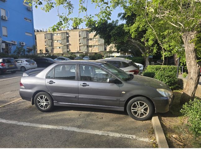 מודעת רכב מיצובישי לנסר