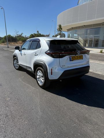 מודעת רכב טויוטה יאריס קרוס