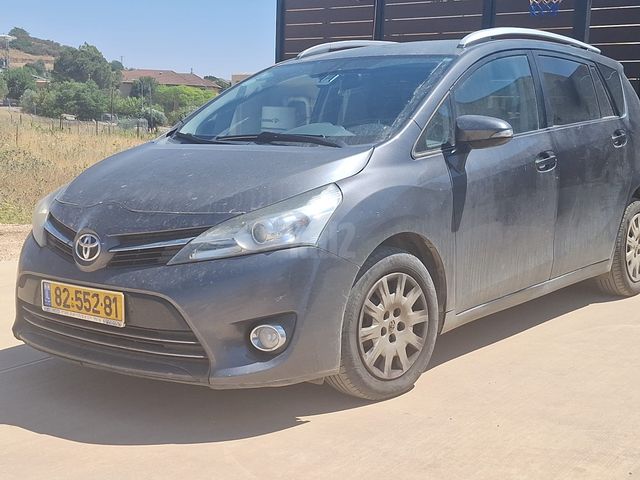 מודעת רכב טויוטה ורסו