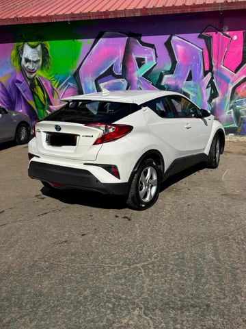 מודעת רכב טויוטה C-HR