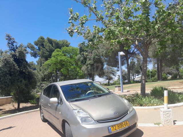 מודעת רכב טויוטה פריוס