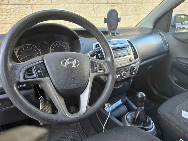מודעת רכב יונדאי i20