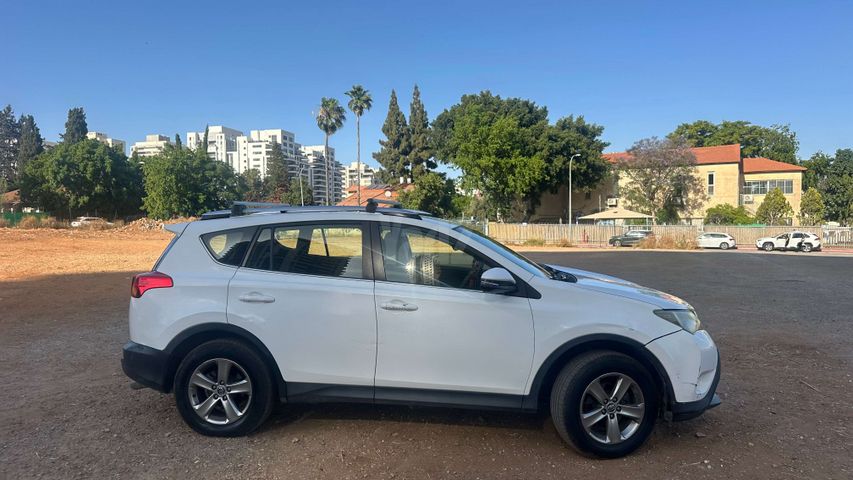 מודעת רכב טויוטה RAV4