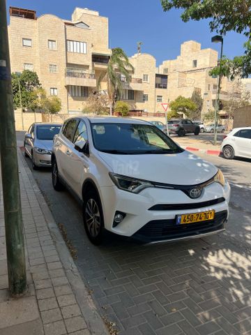 מודעת רכב טויוטה RAV4