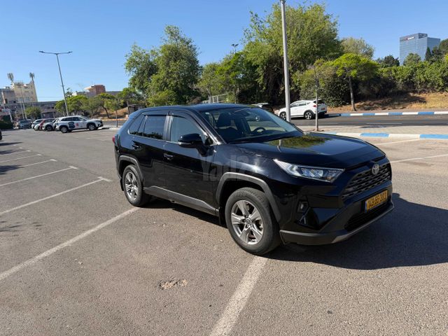 מודעת רכב טויוטה RAV4