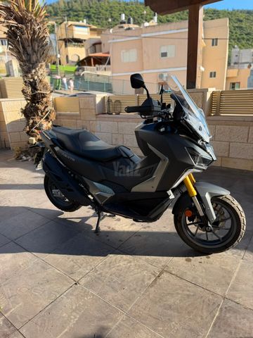 מודעת רכב סאן יאנג ADX400