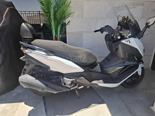 מודעת רכב סאן יאנג קרוזים 300