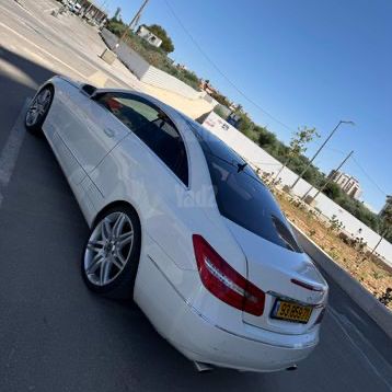 מודעת רכב מרצדס-בנץ E-class