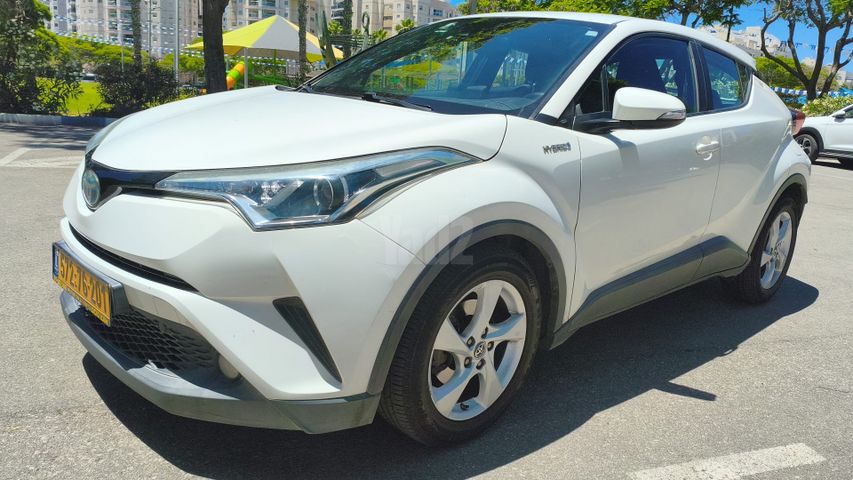 מודעת רכב טויוטה C-HR 2