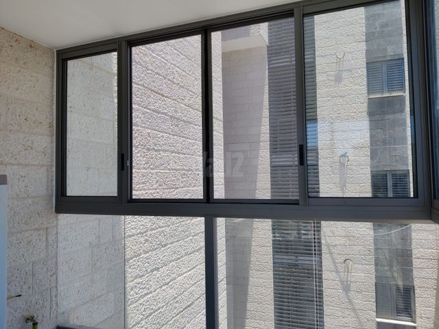יוסף בורג 27