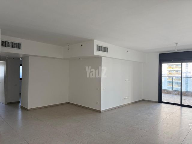 ז'בוטינסקי 45