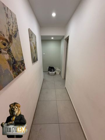 נצר חזני 