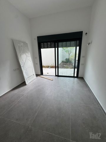 דירת גן להשכרה בתל אביב יפו (תיווך) — 2