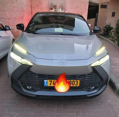מודעת רכב טויוטה C-HR
