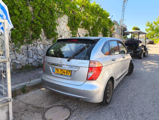 מודעת רכב הונדה FR-V