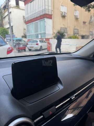 מודעת רכב מאזדה 2