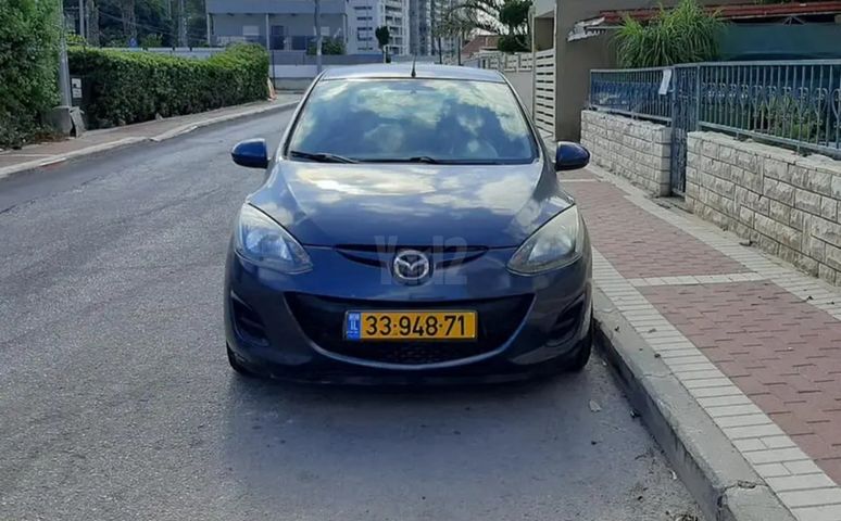 מודעת רכב מאזדה 2