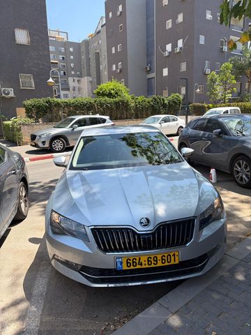 מודעת רכב סקודה סופרב
