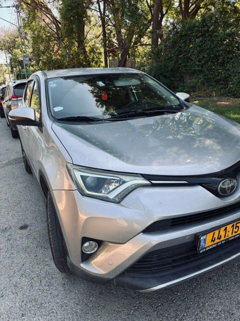 מודעת רכב טויוטה RAV4