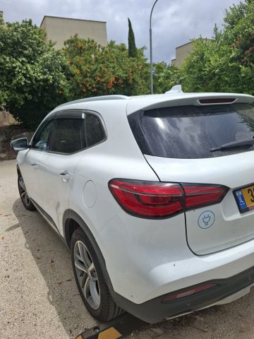 מודעת רכב אם ג'י EHS PHEV