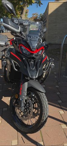 מודעת רכב בנלי TRK702X