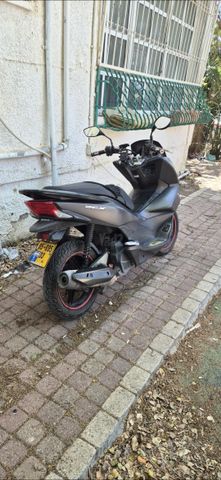 מודעת רכב הונדה PCX 125
