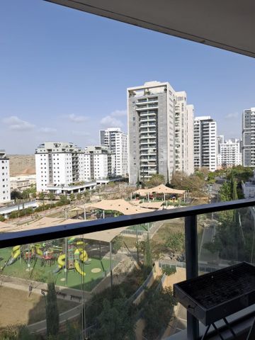 נתן אלתרמן 3